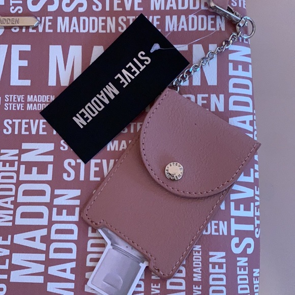 Steve Madden Travel bag with Sanitizer - Picture 4 of 8